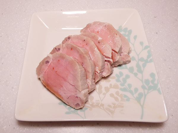 低温調理した豚ヒレ肉にかけて食べてみました